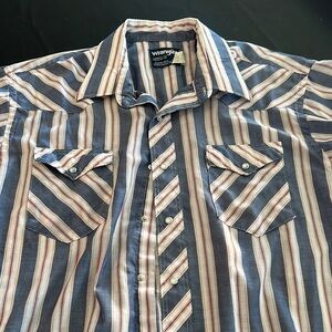 Cowboy Cut Regular Fit Vintage Wrangler Men's Casual Striped Shirt